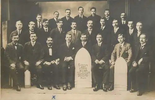 Social history persons large group photo postcard in memory World War 1914-1916