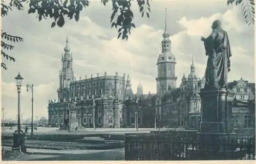 Germany Dresden Hofkirche u Schloss