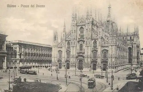 Italy Milano piazza del duomo