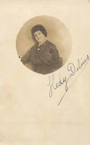 Social history annonymous persons souvenir photo elegance smile