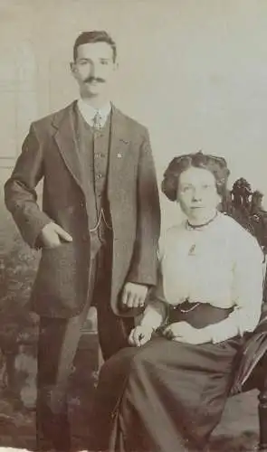 Social history annonymous persons souvenir photo elegance coiffure moustache