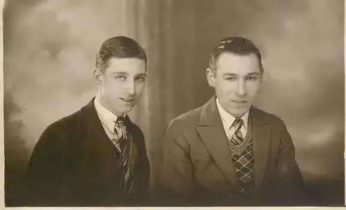 Social history annonymous persons souvenir photo elegant young men