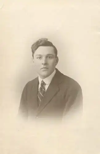 Social history annonymous persons souvenir photo elegant man