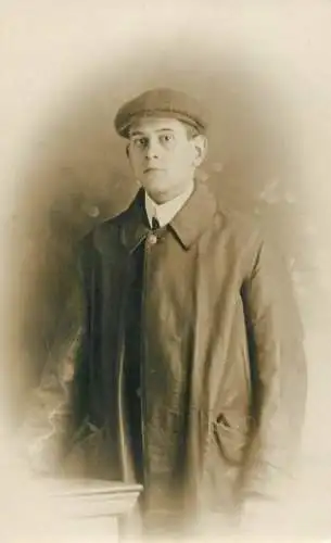 Social history annonymous persons souvenir photo elegant man