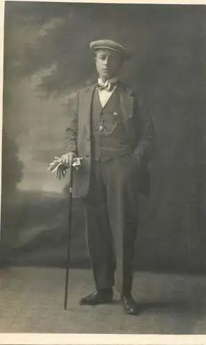 Social history annonymous persons souvenir photo elegant man
