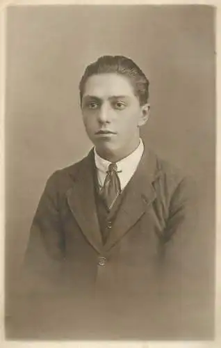 Social history annonymous persons souvenir photo elegant man
