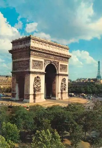 France Paris L'Arc de Triomphe et la Tour Eiffel