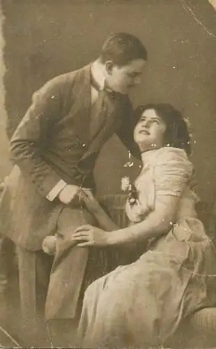 Romantic couple 1917