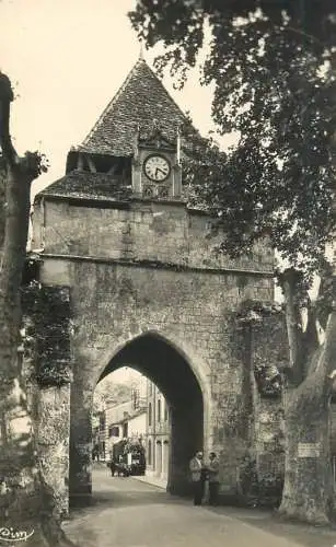 France Barbotan les Thermes porche eglise