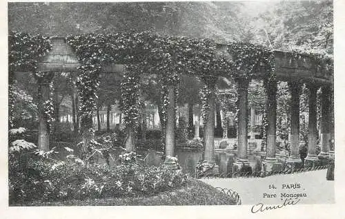France Paris parc monceau