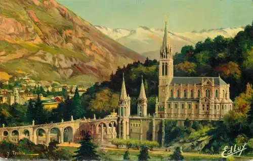 France Lourdes la basilique et le Pic du Jer