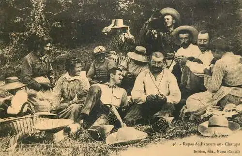France reedition de carte postale ancienne Cantal repas de Faneurs aux champs