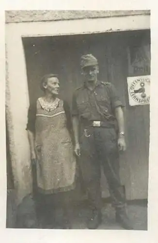 Military family souvenir instant photograph