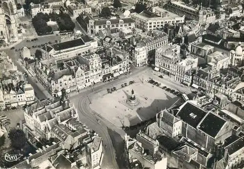 France St Quentin (Aisne) Place de l'Hotel de Ville vue aerienne