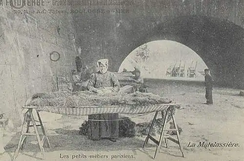 France carte d`autrefois la Matelassiere les petits metiers parisiens