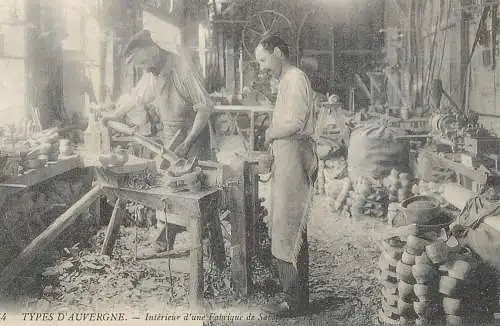 France carte d`autrefois types d'Auvergne factory scene
