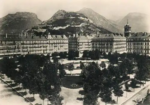 France Grenoble la place Victor hugo