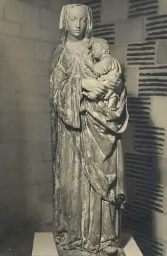 France eglise St. Remy Mary statue