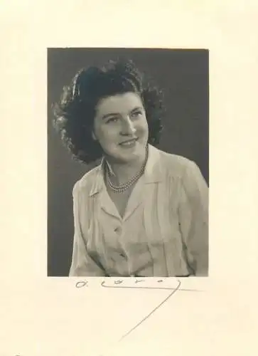Anonymous persons woman portrait 1948