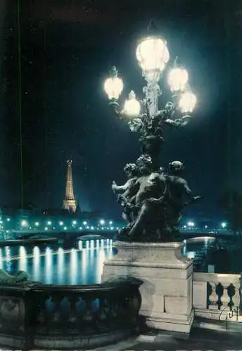 France Paris Le Pont Alexandre, la Seine & la Tour Eiffel illuminee vue de nuit