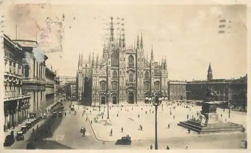 Italy Milano Piaza del duomo