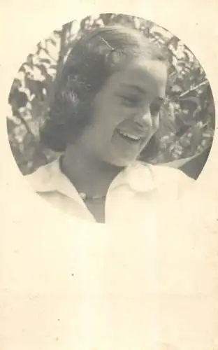 Romania social history souvenir photo postcard 1932 young woman