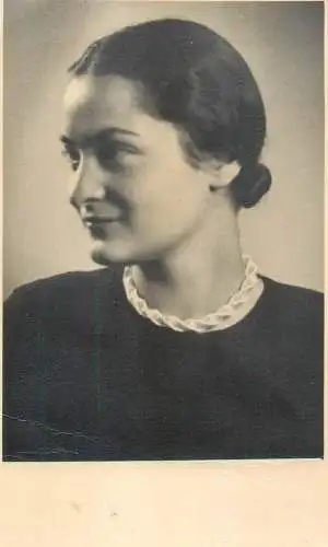 Romania social history souvenir photo postcard 1937 young woman