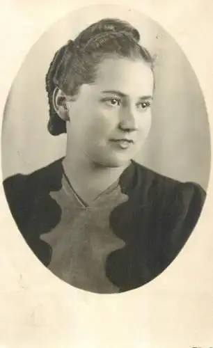 Photograph 1942 lady coiffure