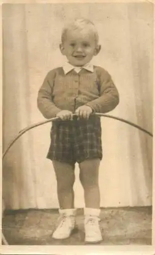 Photograph 1949 boy smile circle