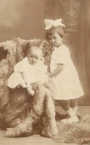Photograph small children