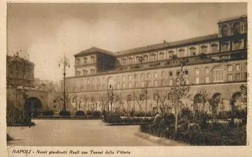Italy Napoli Giardini Reali con Tunnel della Vittoria
