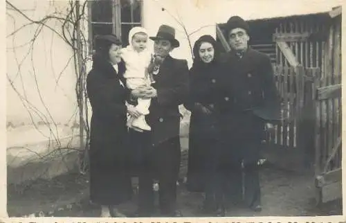 Real photo social history souvenir 1937 family in he yard