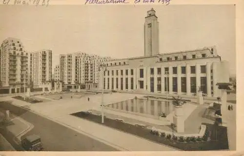 France  Villeurbanne (Rhone) Place Albert-Thomas et l'Hotel de Ville