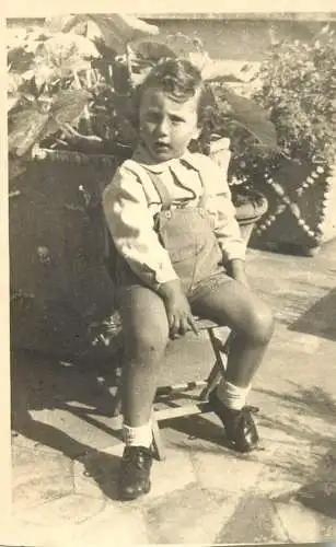 Real photo 1944 small child