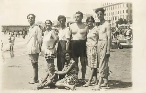 Real photo friends at the beach