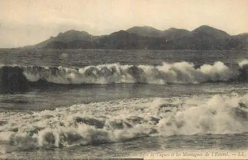 France Cannes Effet de Vagues et les Montagnes de l'Esterel