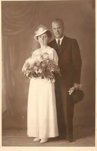 Social history anonymous persons portrait souvenir elegant couple bride wedding