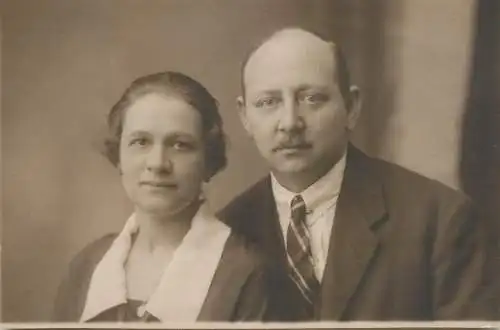 Social history anonymous persons portrait souvenir elegant couple