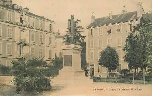 France Pau Statue du General Bourbaki
