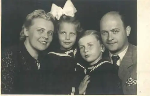 Social history anonymous persons portrait souvenir Hungary 1942 family scene