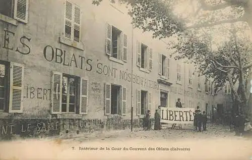 France Couvent des Oblats Cour Interieur Calvaire
