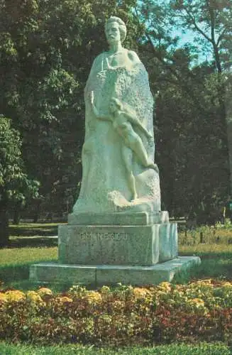 Romania Galati statuia lui Mihai Eminescu