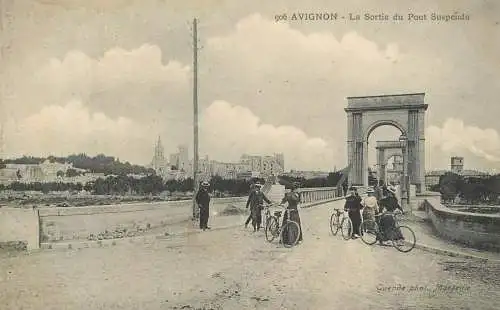 France Avignon La Sortie du Pont Suspendu