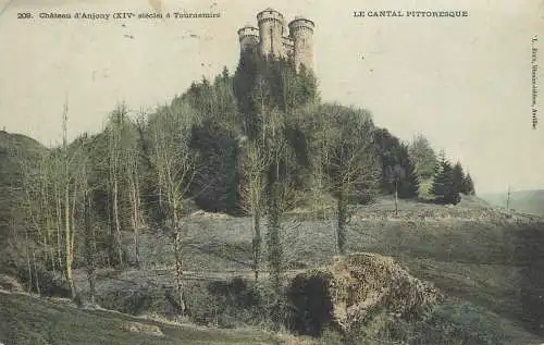 France Chateau d'Anjony a Tournemire (Cantal)