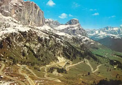 Italy strada delle Dolomiti al Passo Gardena