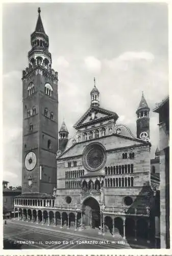 Italy the dome and Torrazzo