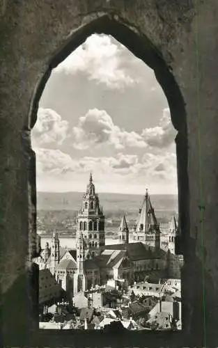Germany Mainz Durchblick auf der Dom
