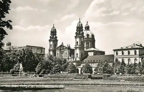 Germany Munchen Hofgarten mit Theatinerkirche