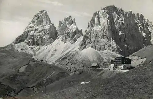 Italy Gruppo del Sassolungo Albergo Maria Flora Passo Sella