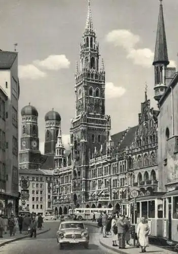 Germany Munchen Rathaus & Frauenkirche
